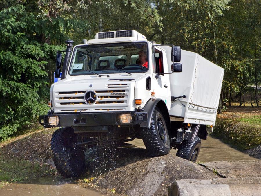  Mercedes-Benz Unimog U4000 2000 года  (фото 3 из 5)